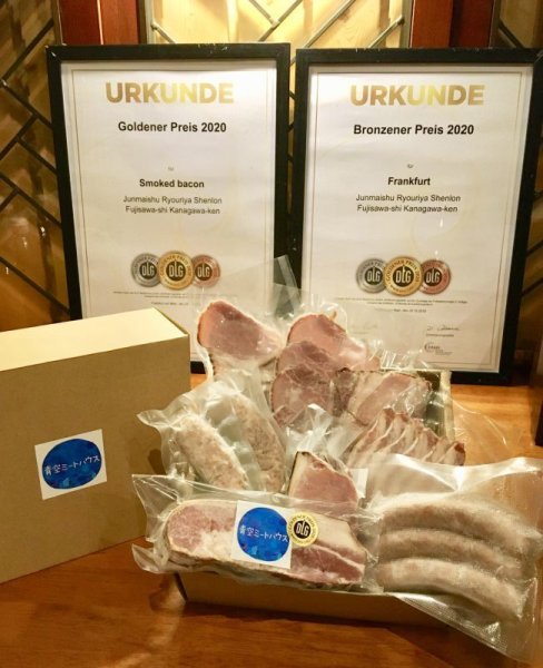 画像6: 秋のギフトに！【湘南ふじさわオリーブ豚】熟成ベーコン、フランクフルト詰め合せ（大） (6)